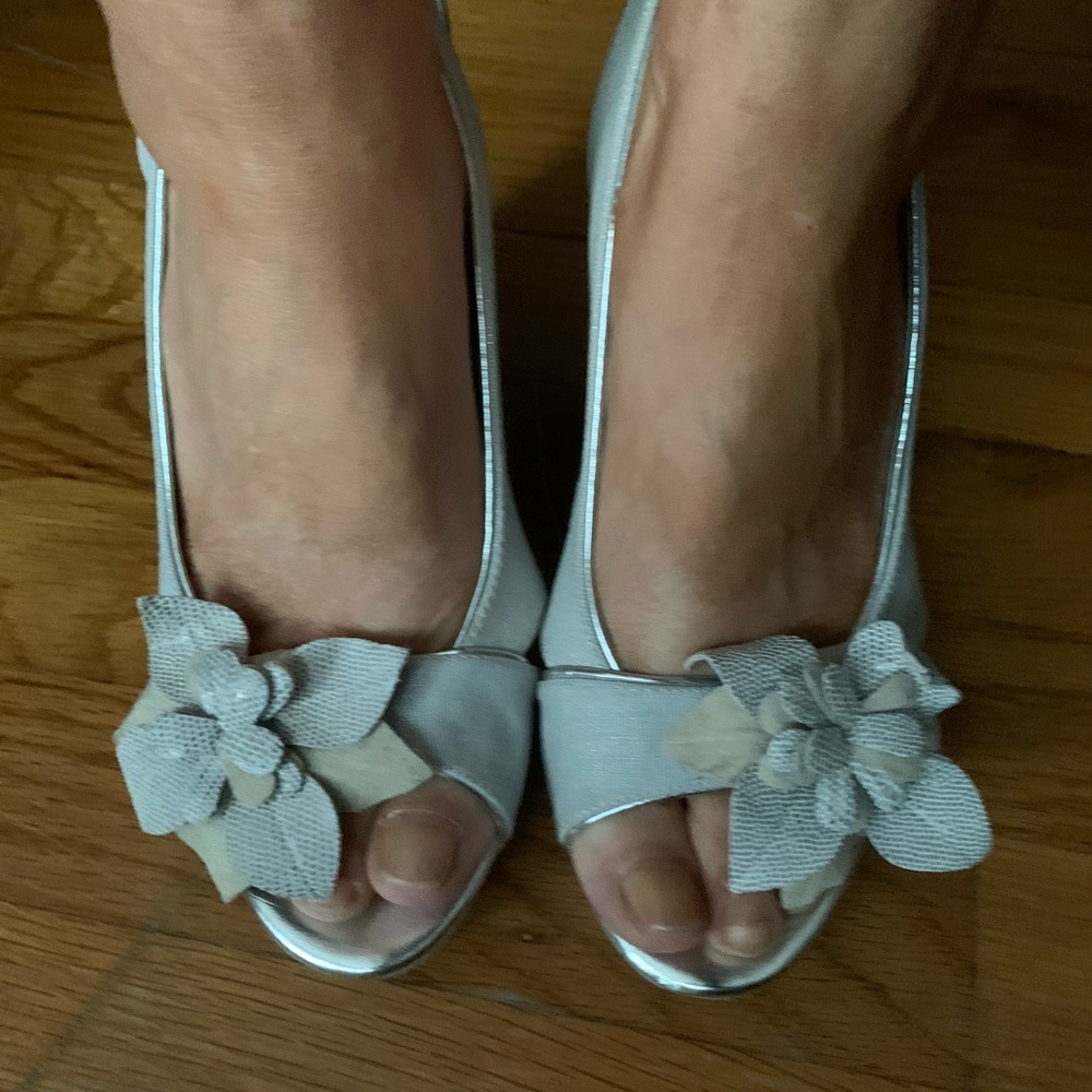 White House Black Market Sophie Gray Wedge Platform Shoes 7